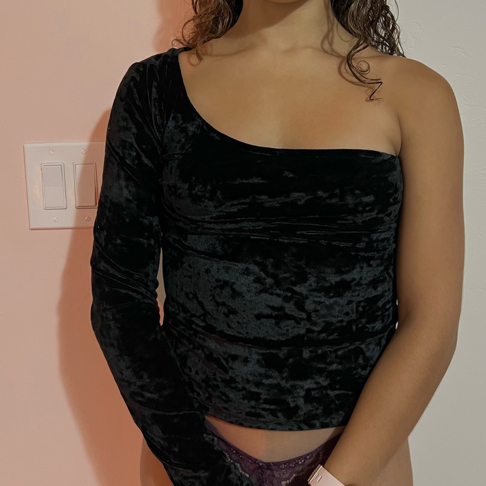 Aeropostale Velvet One Shoulder Blouse
